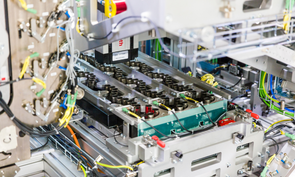Präzises Fügen von Teilen – Montageanlage-Technologie